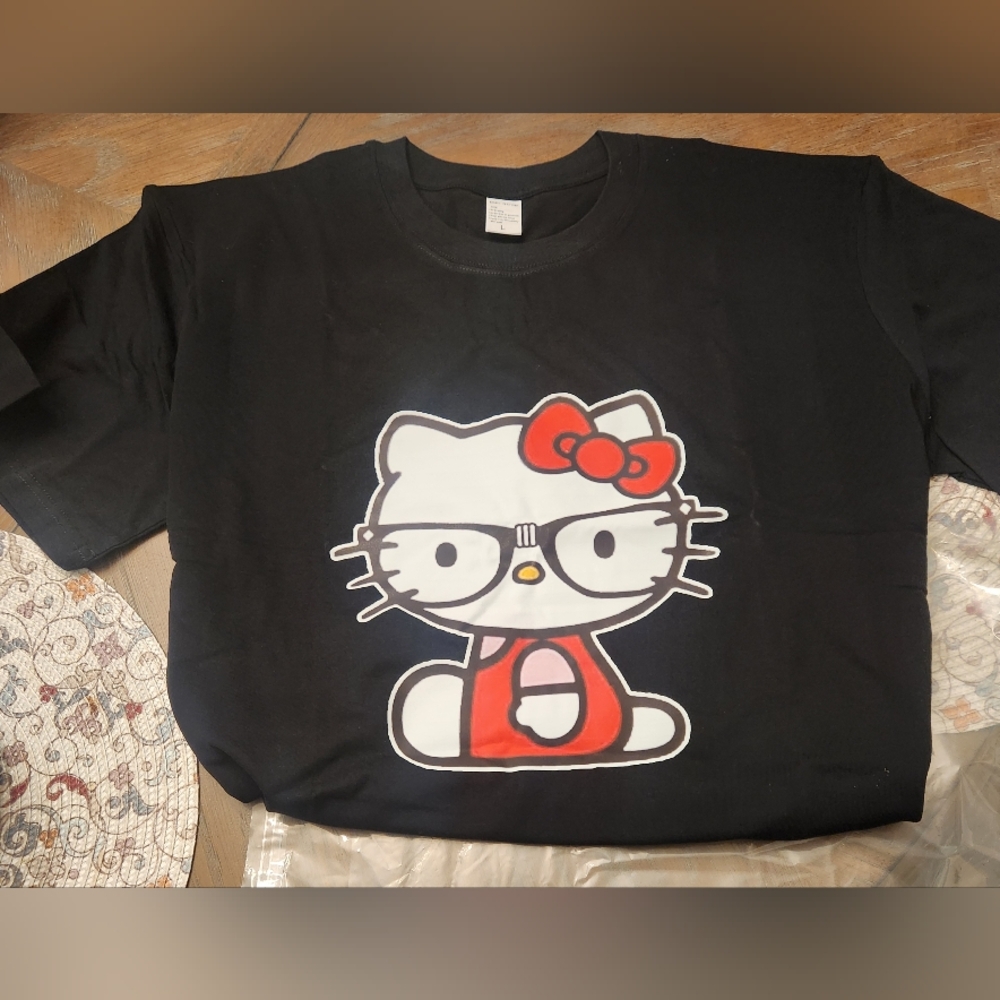 New Hello Kitty LargeT-shirt